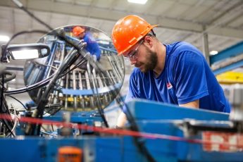 How Manufacturing Companies Are Using AI And Augmented Reality to Address the Skills Gap